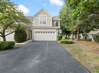 487 Vaughn Cir, Aurora, IL 60502