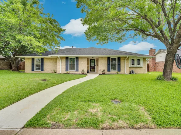 308 Buffalo Creek Dr, Waxahachie, TX 75165