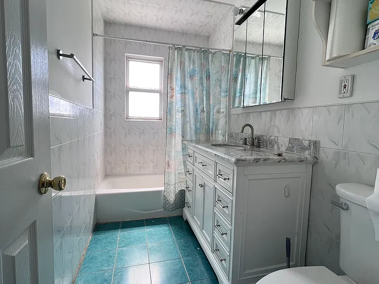 111 E Broadway — Photo 5