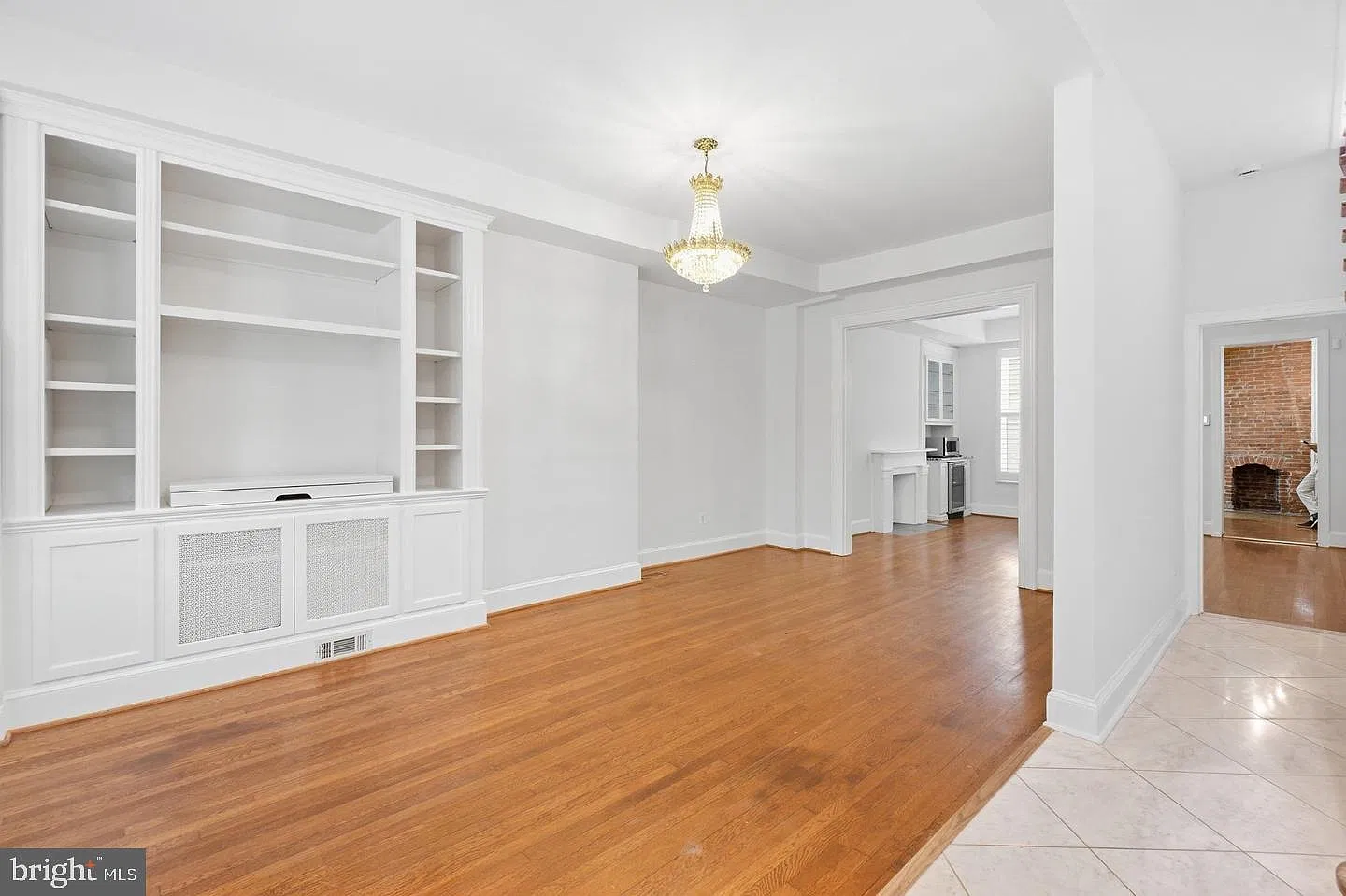 3 bed, 2.5 bath, 3640 sqft, $5,500 — Photo 2