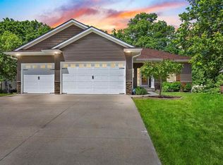 1136 Ryan Cir, Coralville, IA 52241