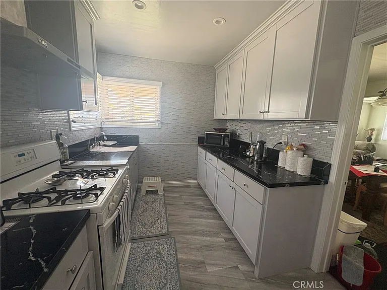 9407 Dorothy Ave — Photo 8