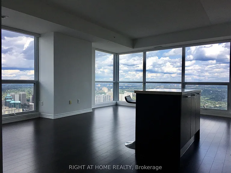 386 Yonge St #5502 — Photo 7