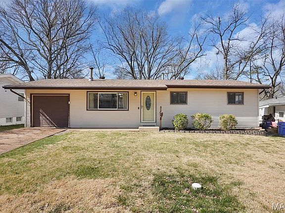 3rd image of 1345 Acredale Dr