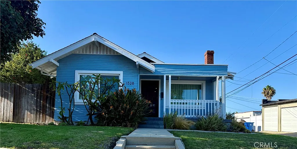 3 bed, 1060 sqft, $4,600 — Photo 1