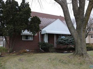 2629 Pickle Rd, Oregon, OH 43616