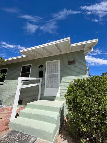 1200 Chadbourne St Photo 1