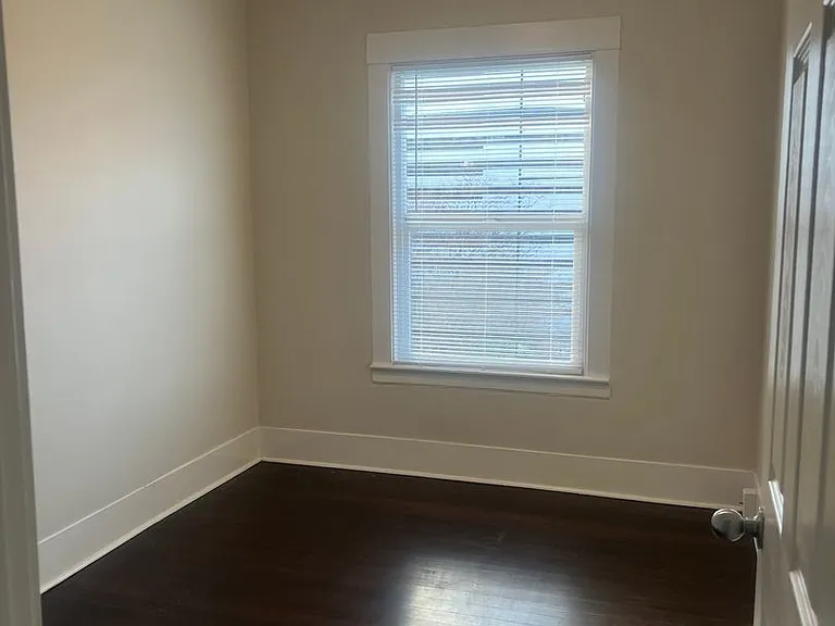 Great Location with Full Washer and Dryer in Unit and Full Kitchen! — Photo 45