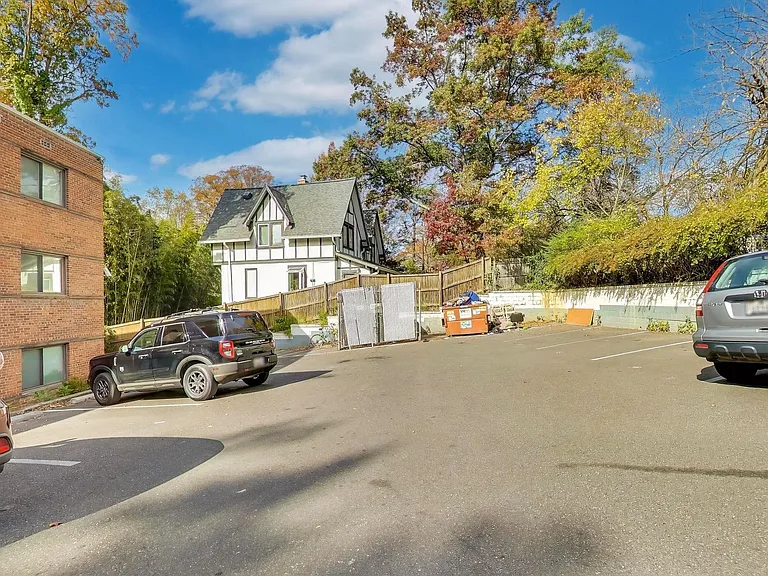 702 Chaney Dr — Photo 37