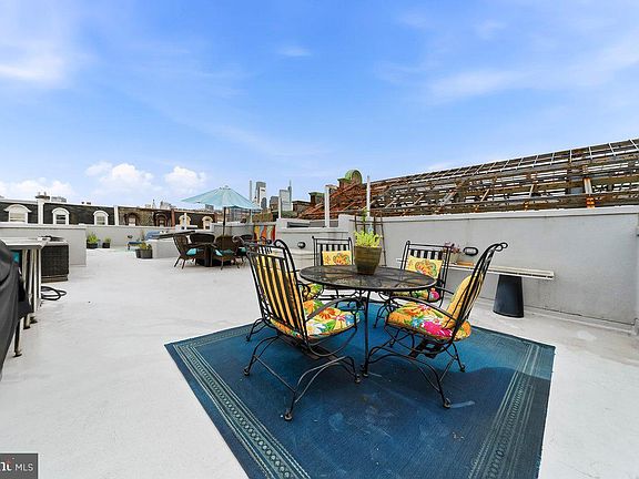 4th image of 1217 Mount Vernon St #19-3
