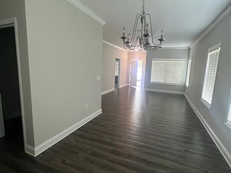 323 Summercreek Cv — Photo 5