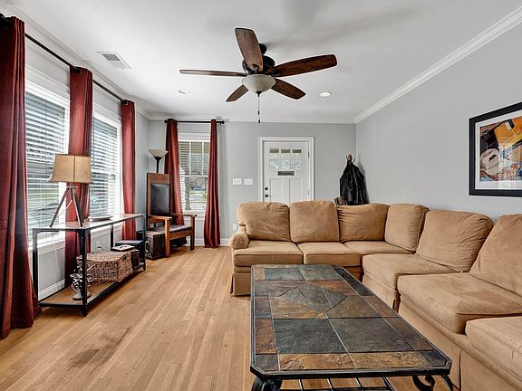 5th image of 3633 Douglass Ave