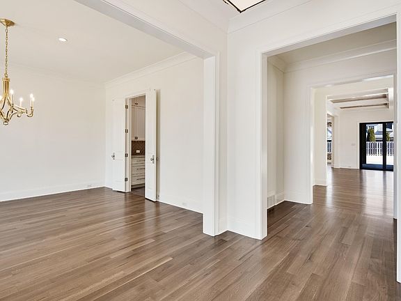 5th image of 3116 Chapel Woods Cv