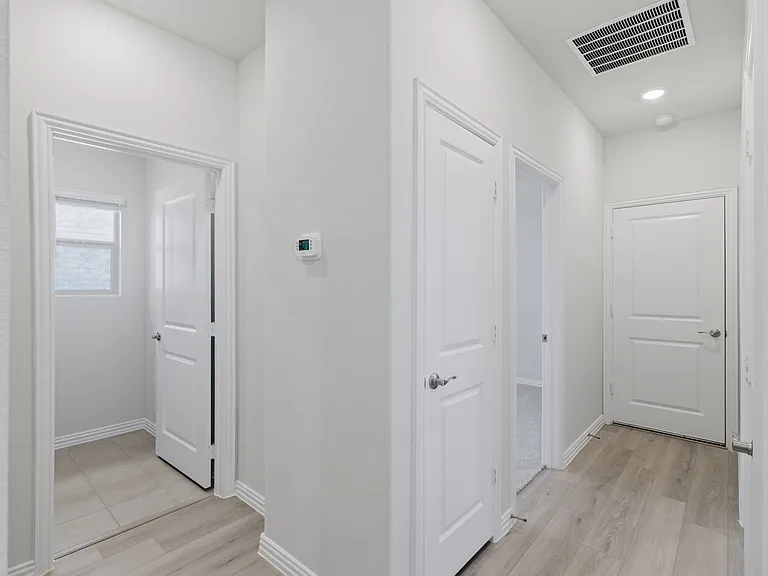 501 Green Gables Dr — Photo 11