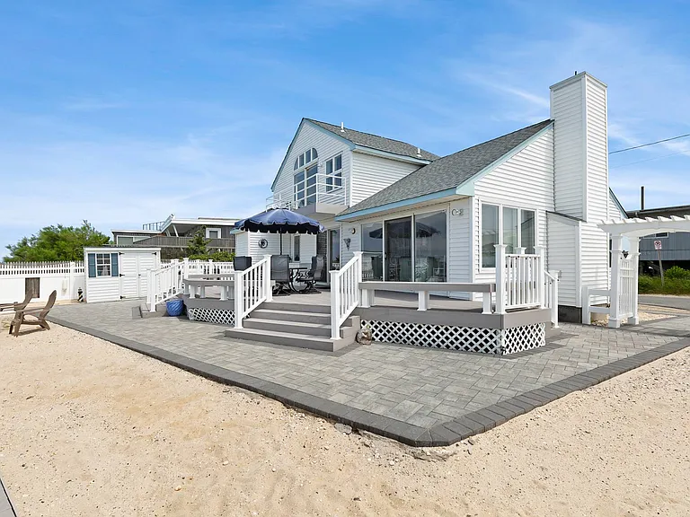 132 Point Rd — Photo 4