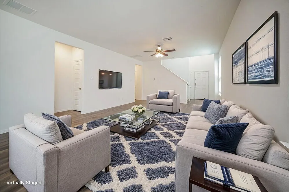 4 bed, 2.5 bath, 2074 sqft, $1,880 — Photo 4