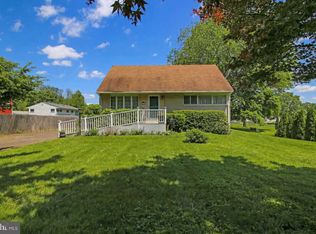 51 Saint Dunstans Rd, Hatboro, PA 19040