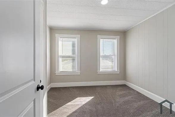 47 Walnut St #49F3 — Photo 12