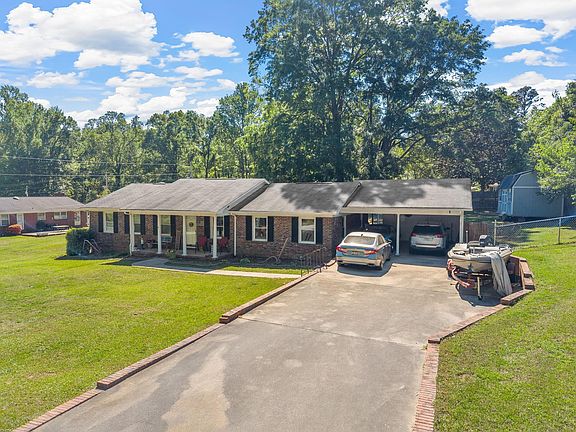 3rd image of 118 Brookside Dr