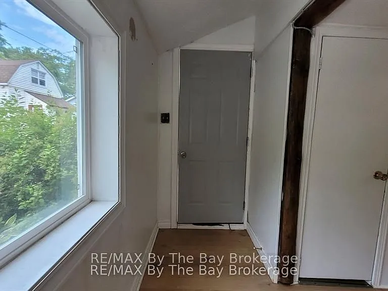 23 Glen St — Photo 10