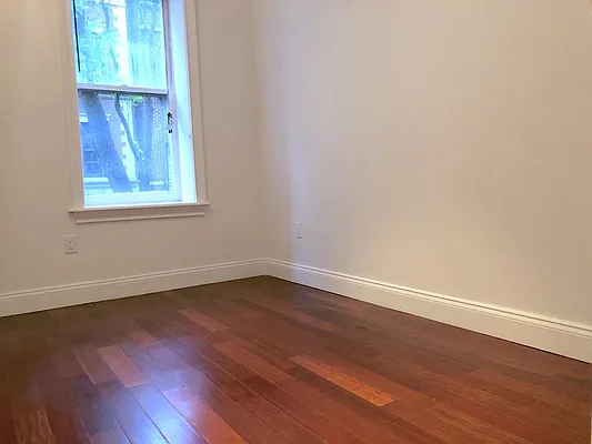 Rented by REAL New York | media 17