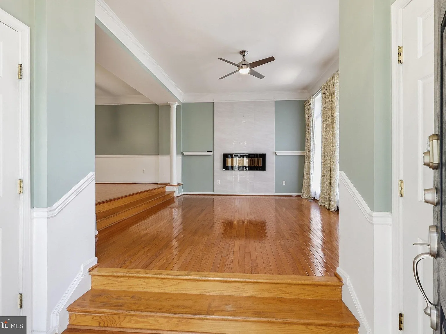 3 bed, 3.5 bath, 2928 sqft, $3,400 — Photo 3