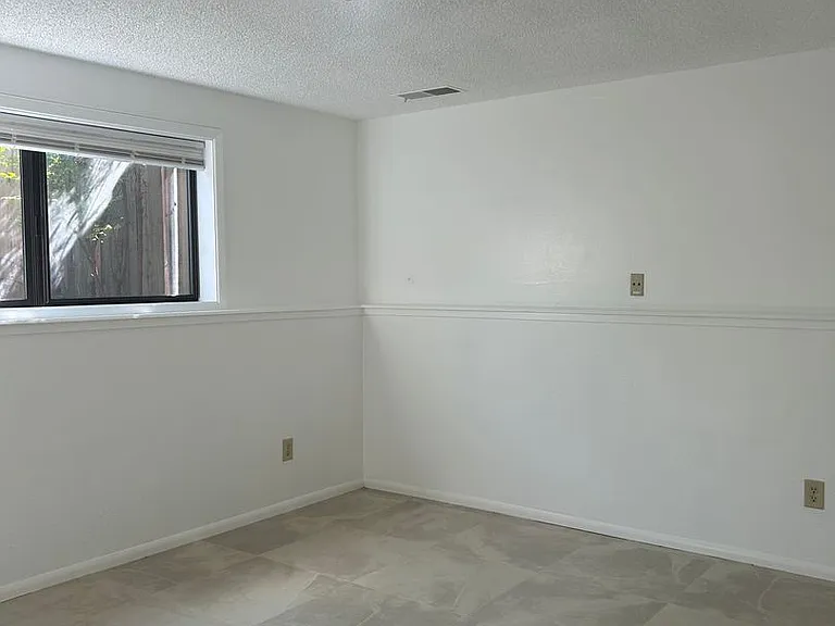 2774 Jessica Cir — Photo 22