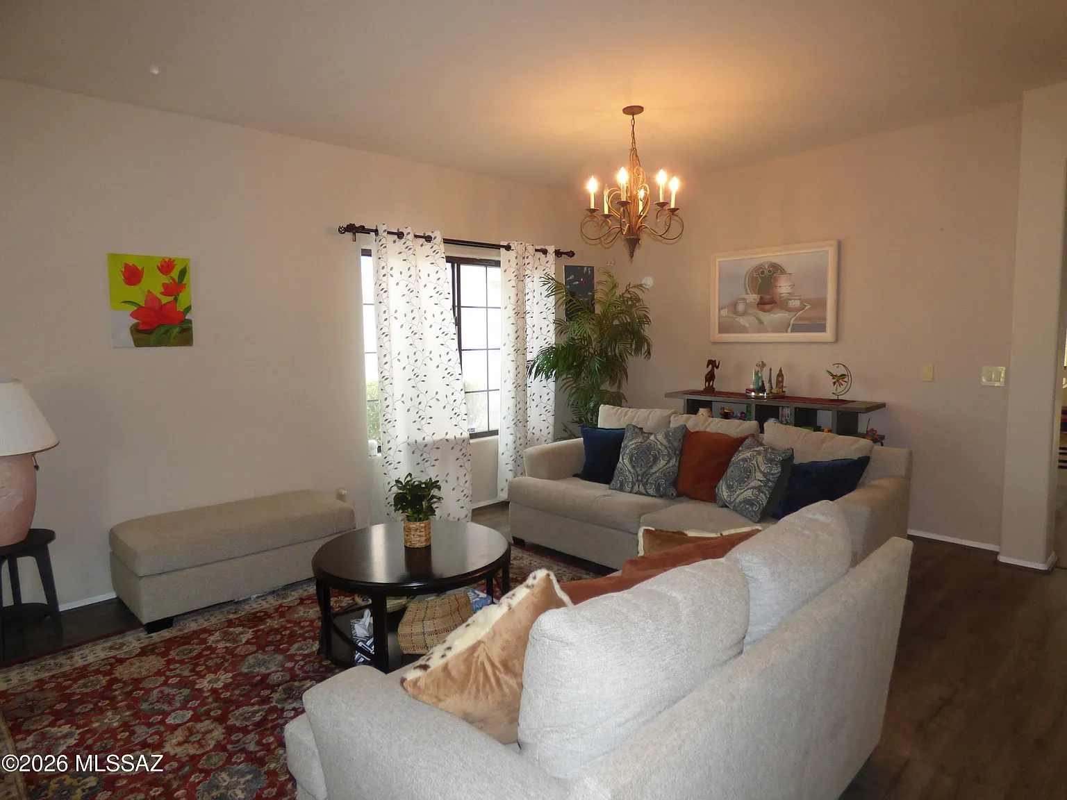 3 bed, 2.0 bath, 2049 sqft, $5,000 — Photo 3