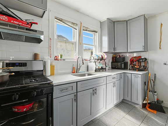 4th image of 160 Broad Street