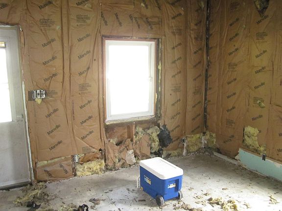 3rd image of 215 N Menard St