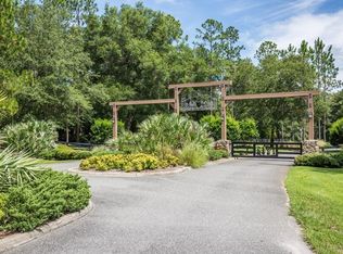 39501 Woodgate Ln, Lady Lake, FL 32159