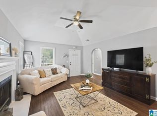 339 Camden Cove Cir, Calera, AL 35040