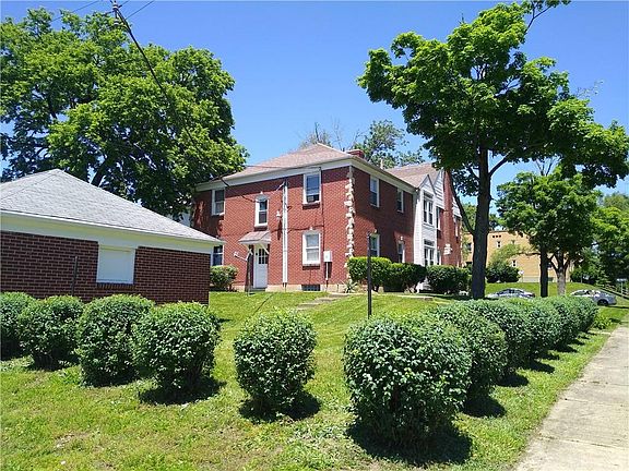 5th image of 302-304 Fountain Ave