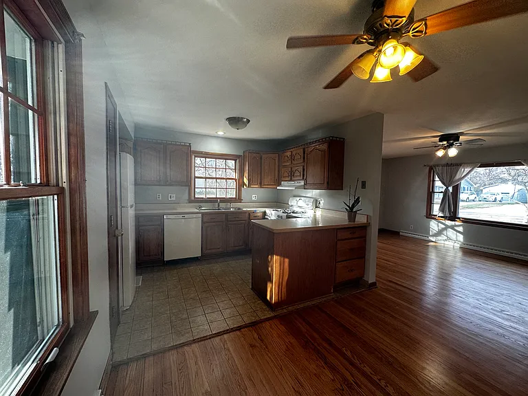4803 Cleveland Ave — Photo 6