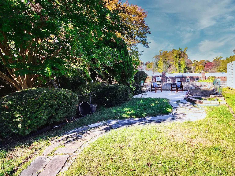 638 Maris St — Photo 16