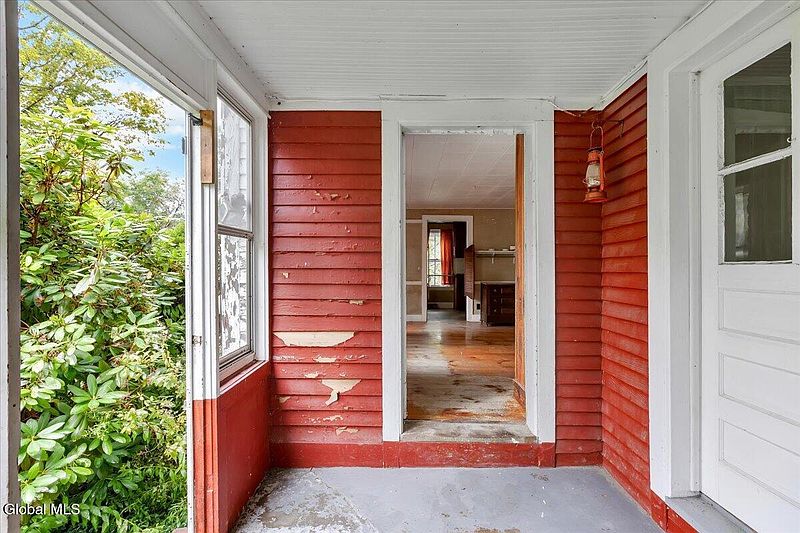 3rd image of 104 Dutch Church Road