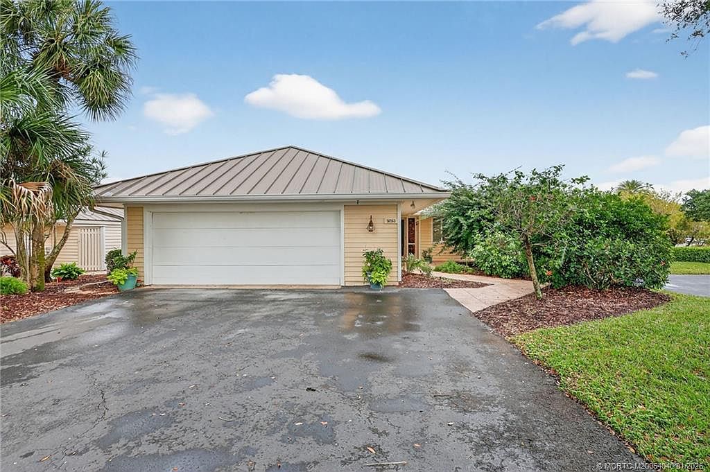 5253 SE Club Way