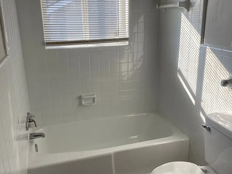 3906 Thomas Rd SW — Photo 4