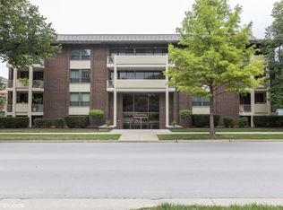 111 E Cossitt Ave APT 104, La Grange, IL 60525