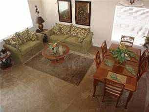 SR5P118SC-living-area