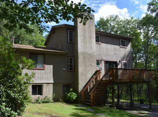 474 Little Walker Rd, Shohola, PA 18458