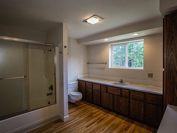 5th image of 12605 Carriage Pl SE