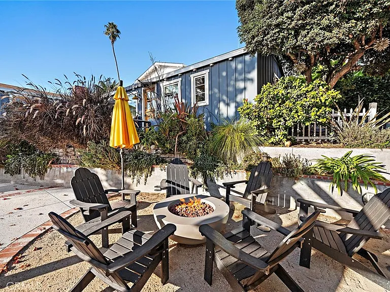 235 Cajon St — Photo 15