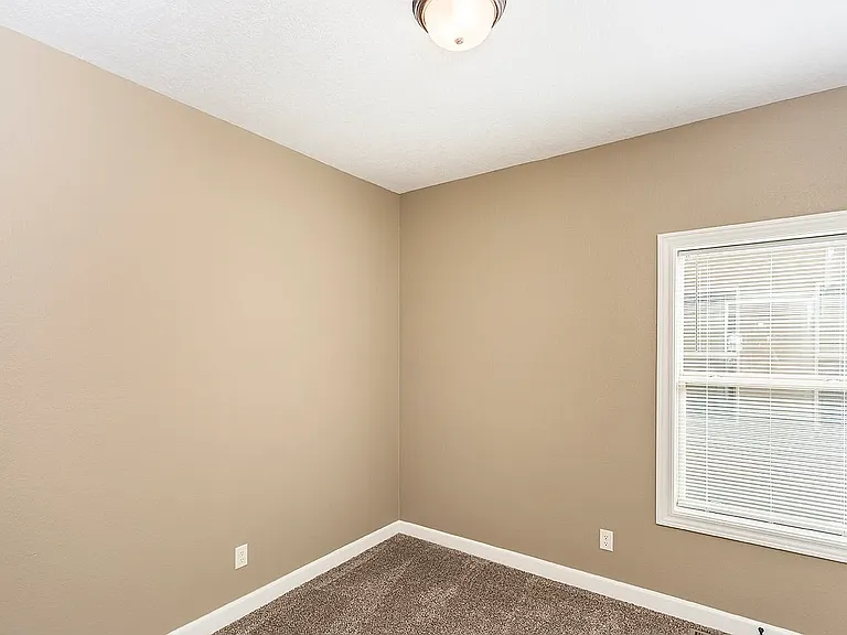 1647 Glade Dr SW — Photo 13