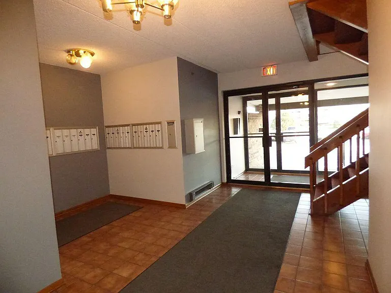 10420 Circle Dr #22B — Photo 2