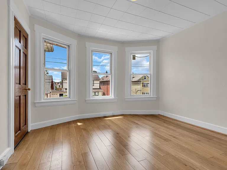 199 Hayward Pl #B — Photo 16