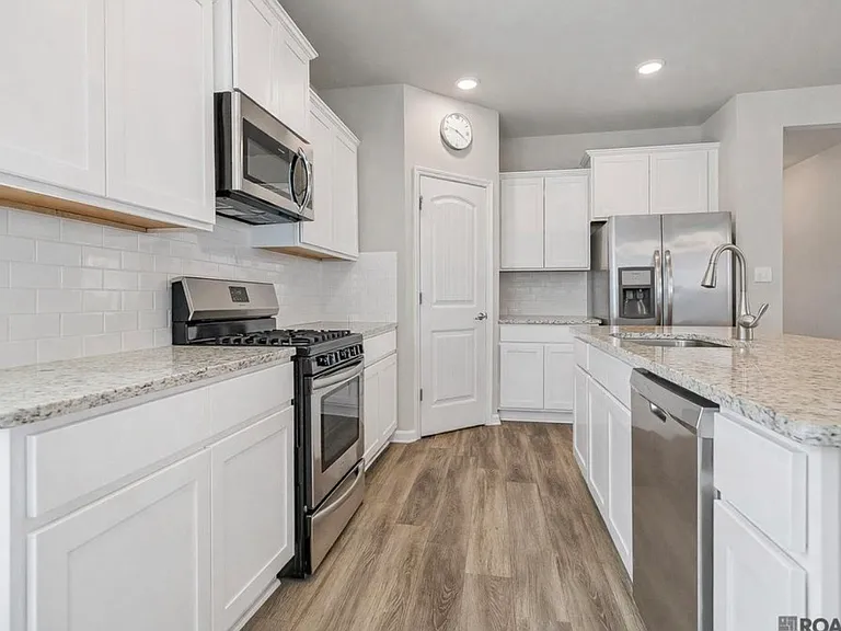 1223 Meridian Dr — Photo 4