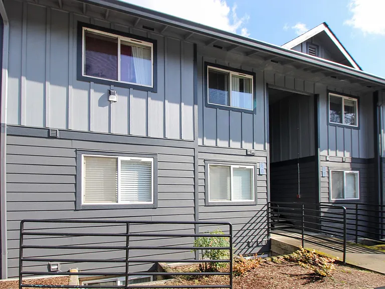 Silverwood Apartments — Photo 28