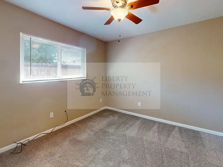 842 Amber Pl — Photo 8