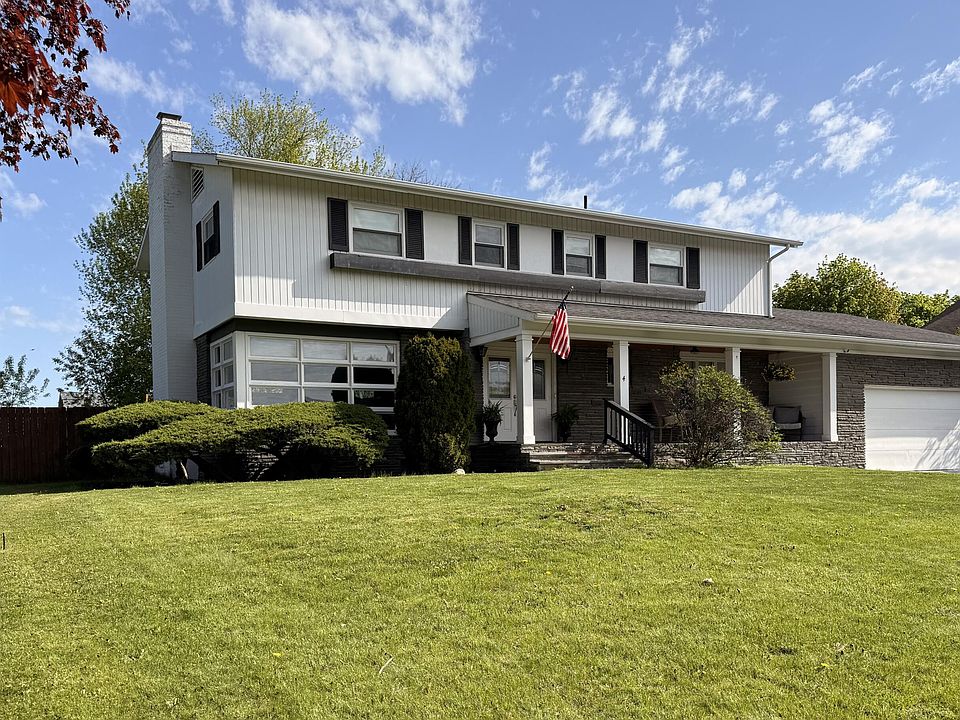 1st image of 4 Ridgewood Dr